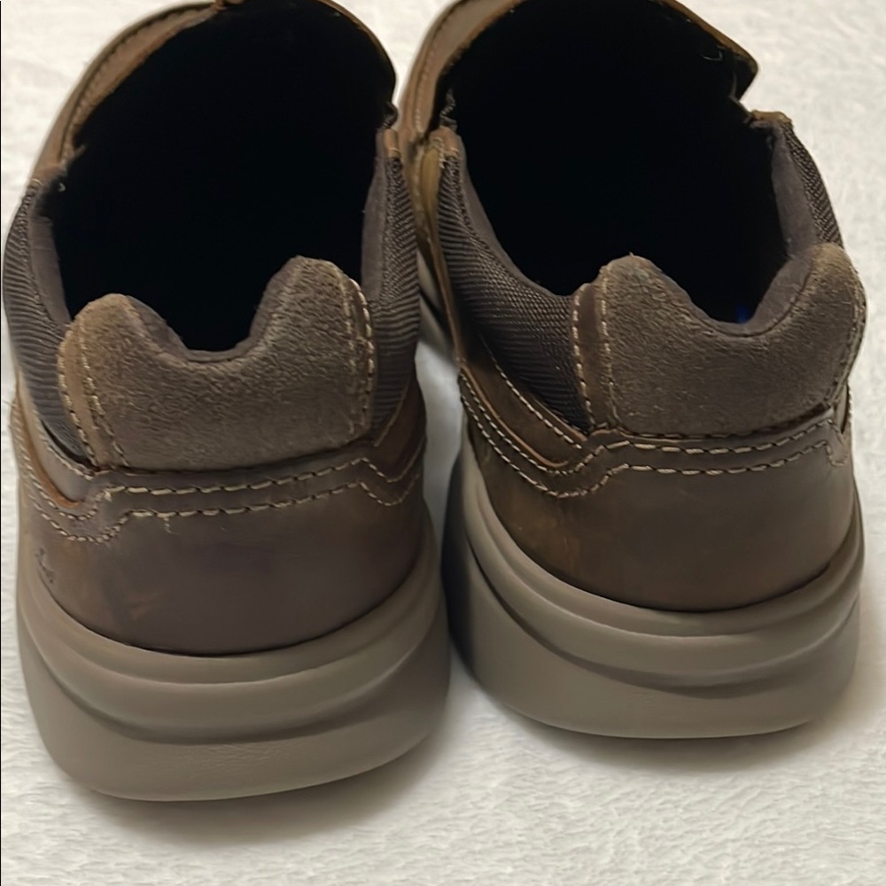 NWOB Clarks Men's Brown Leather Slip-On Shoes Sz 11W - Picture 5 of 11